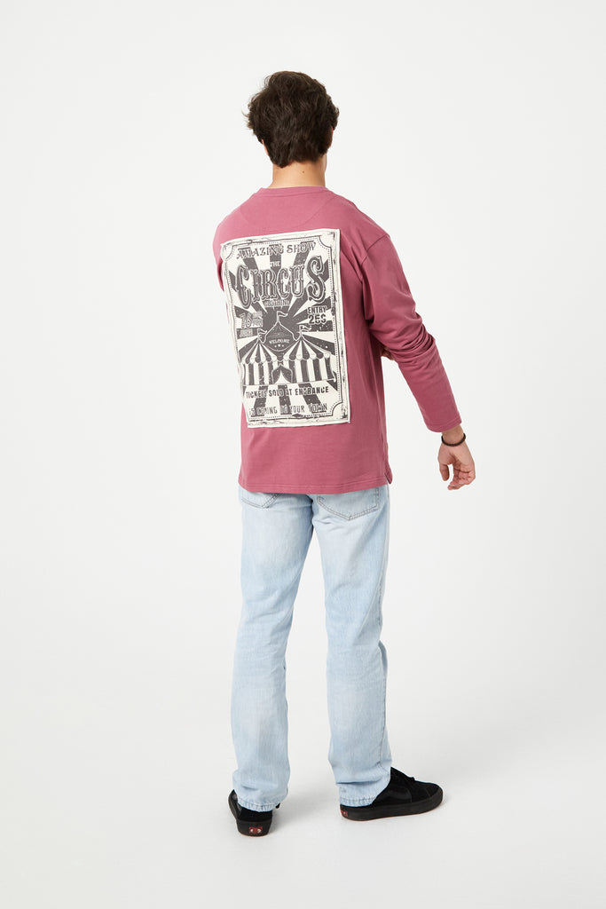 Camiseta  manga larga Patch show guinda de algodón orgánico unisex - espalda en modelo